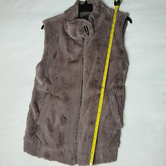 Sanctuary Faux Fur Taupe Vest - Picture 12 of 12